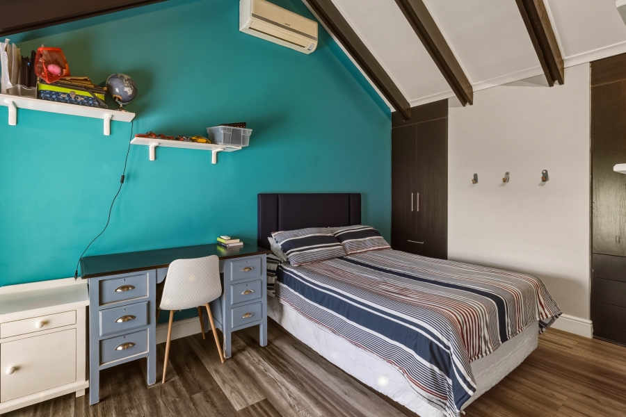 To Let 4 Bedroom Property for Rent in Schonenberg Western Cape